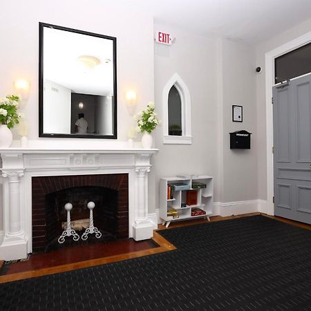 Stylish Newbury Street Studio, #4 Бостон Экстерьер фото